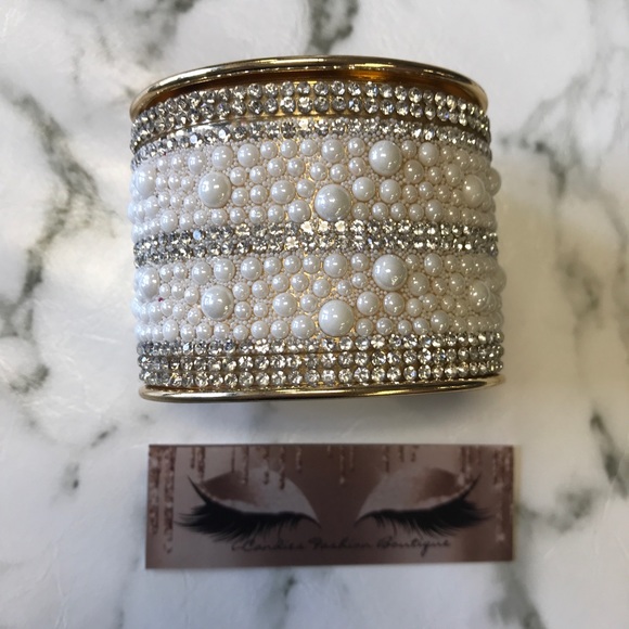 ‼️ Gold Silver Rhinestone Pearl Cufflet Bracelet - Picture 5 of 8